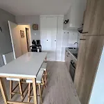 Bel Rénové 2 Pièces Avec Clim Et Parking Privé Pour 4 Personnes à Port Camargue - Fr-1-731-153 Appartement *