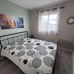 Appartement Bel Rénové 2 Pièces Avec Clim Et Parking Privé Pour 4 Personnes à Port Camargue - Fr-1-731-153 *