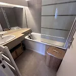 Bel Rénové 2 Pièces Avec Clim Et Parking Privé Pour 4 Personnes à Port Camargue - Fr-1-731-153