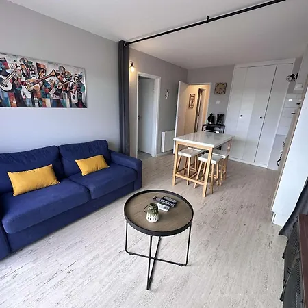 Bel Rénové 2 Pièces Avec Clim Et Parking Privé Pour 4 Personnes à Port Camargue - Fr-1-731-153 *
