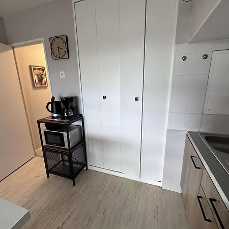 Apartment Bel Renove 2 Pieces Avec Clim Et Parking Prive Pour 4 Personnes A Port Camargue - Fr-1-731-153