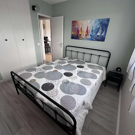 Bel Renove 2 Pieces Avec Clim Et Parking Prive Pour 4 Personnes A Port Camargue - Fr-1-731-153 * Le Grau-du-Roi