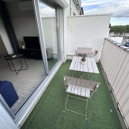 Bel Renove 2 Pieces Avec Clim Et Parking Prive Pour 4 Personnes A Port Camargue - Fr-1-731-153 Le Grau-du-Roi