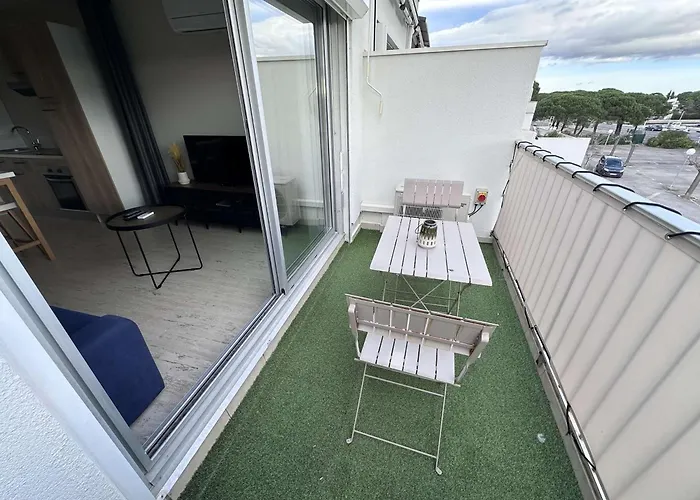 Bel Renove 2 Pieces Avec Clim Et Parking Prive Pour 4 Personnes A Port Camargue - Fr-1-731-153 Ле-Гро-дю-Руа